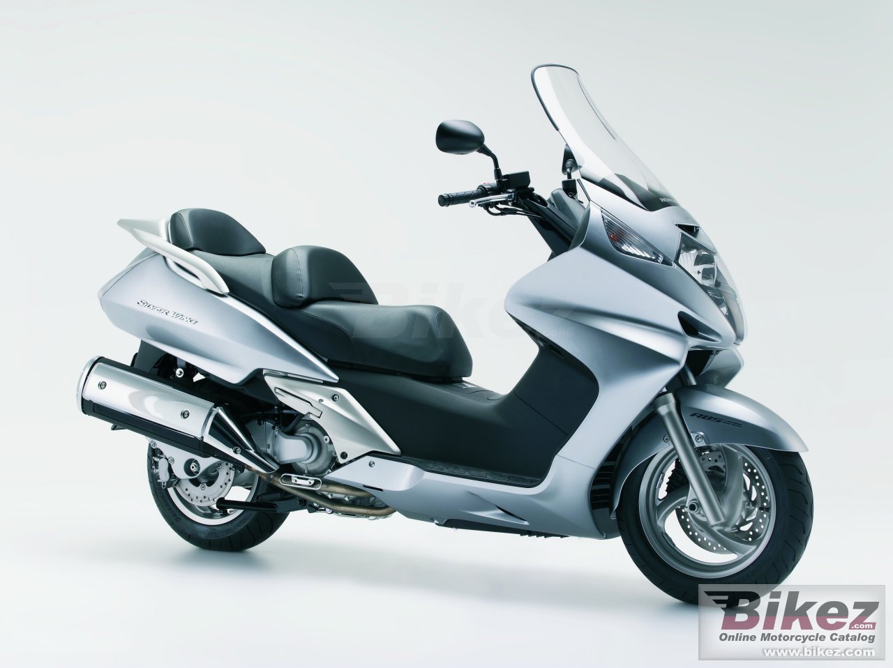 Big Honda silver wing abs picture and wallpaper from Bikez.com